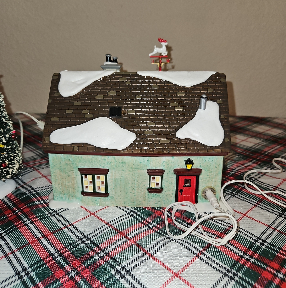 Department 56 "The Peppermint House" Snow Village Holiday Decor - Picture 8 of 13